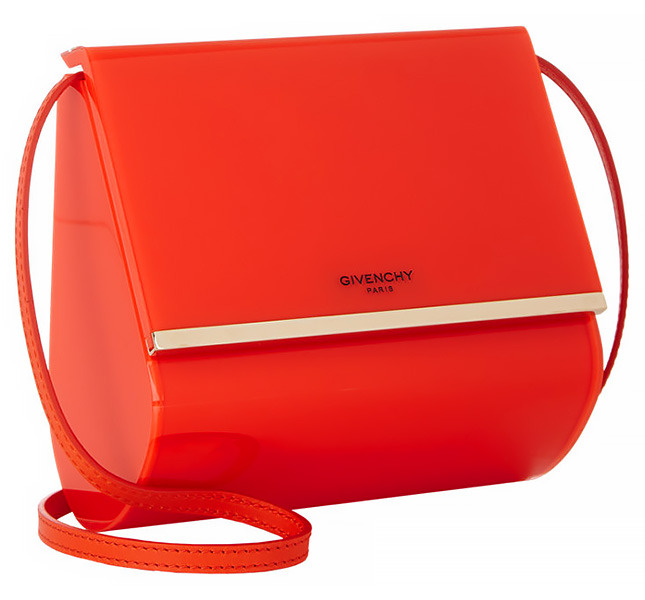 ���� ���: ����� Givenchy