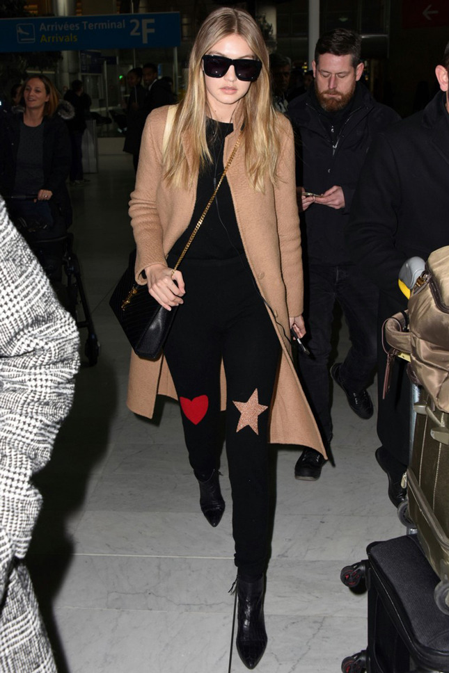 ������ ����� � ������ Saint Laurent � ������