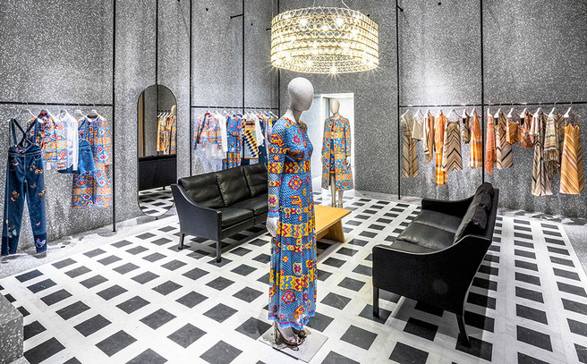 � ������������ ����� ����������� �������� ����� Valentino