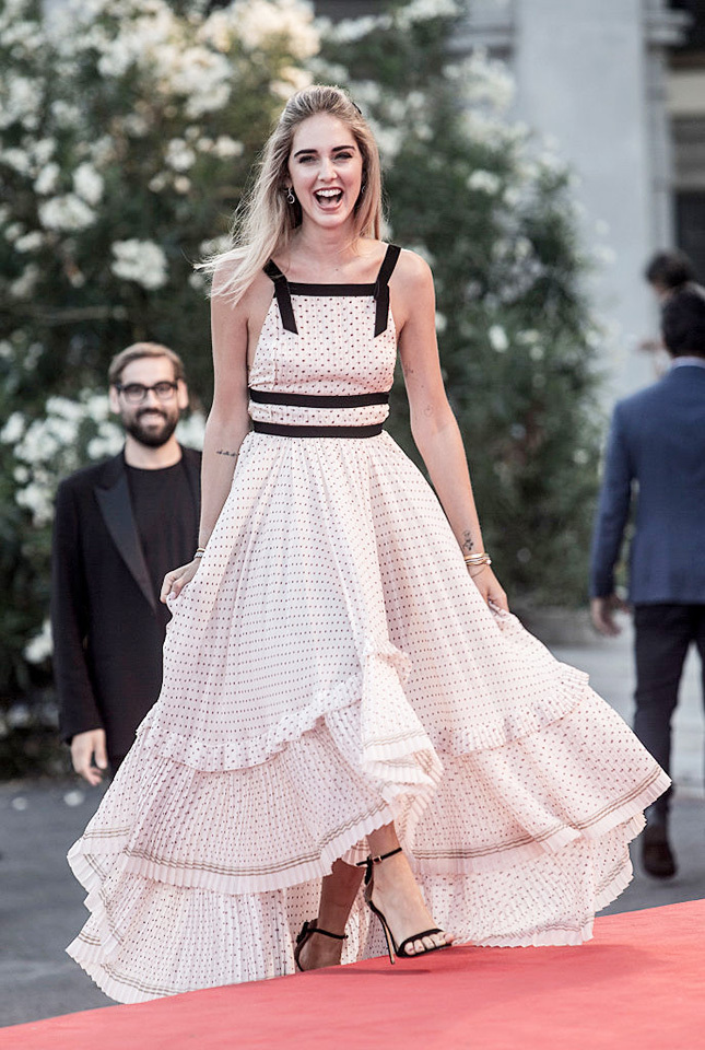 ����� �������� � Philosophy di Lorenzo Serafini �� �������� ������� �������� ���� �� ������������ �������������