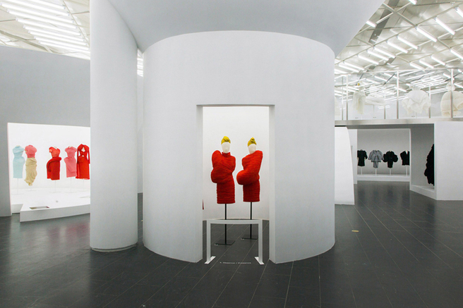 ��� �������: �������� Rei Kawakubo/Comme des Garons: Art of the In-Between
