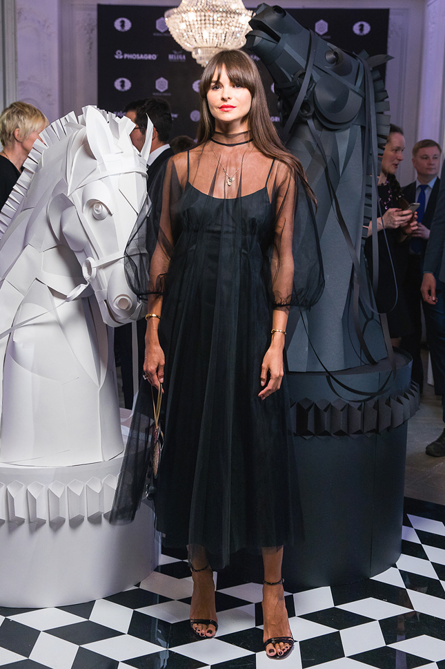 ���� ������� � Simone Rocha �� �������� ����������� ����� ����-��� �� ��������