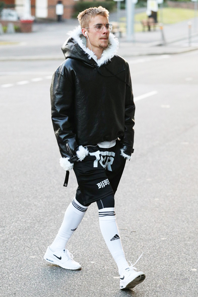 ������� ����� � ������� adidas � ���������� Nike � ������