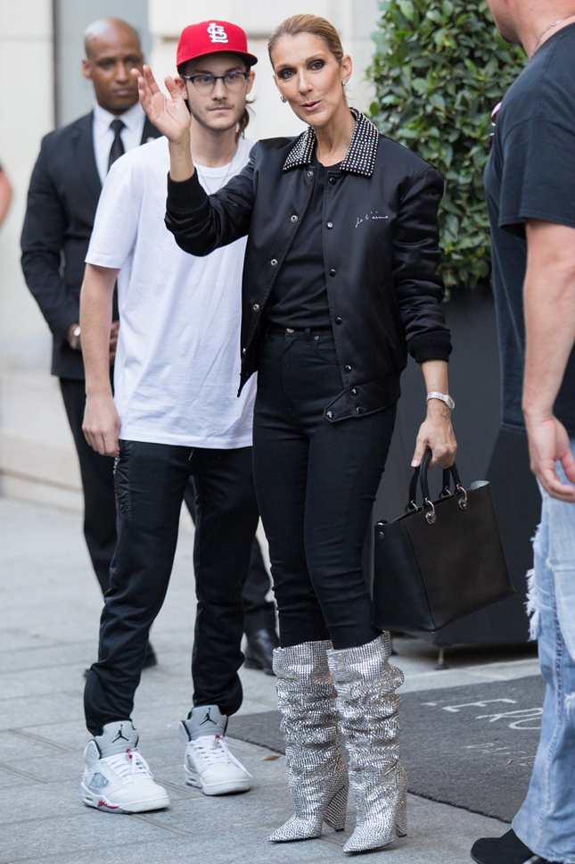 ����� ���� � ������� � ������� Saint Laurent � ������