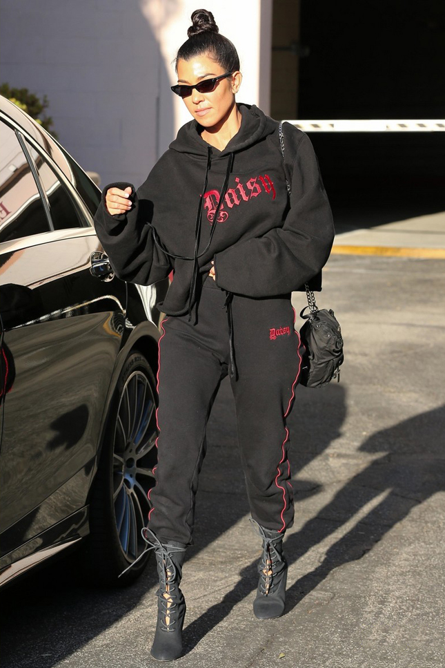 ������ ��������� � ���������� Alaa, ����� Ray-Ban � � ������ Prada � ����������