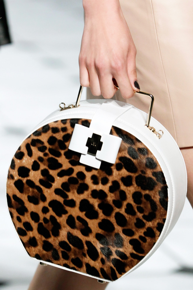 ���� � ����