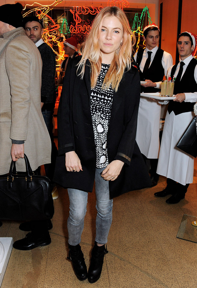 ������ ������ �� ��������� Christmas Lights � ���������� ������ Stella McCartney